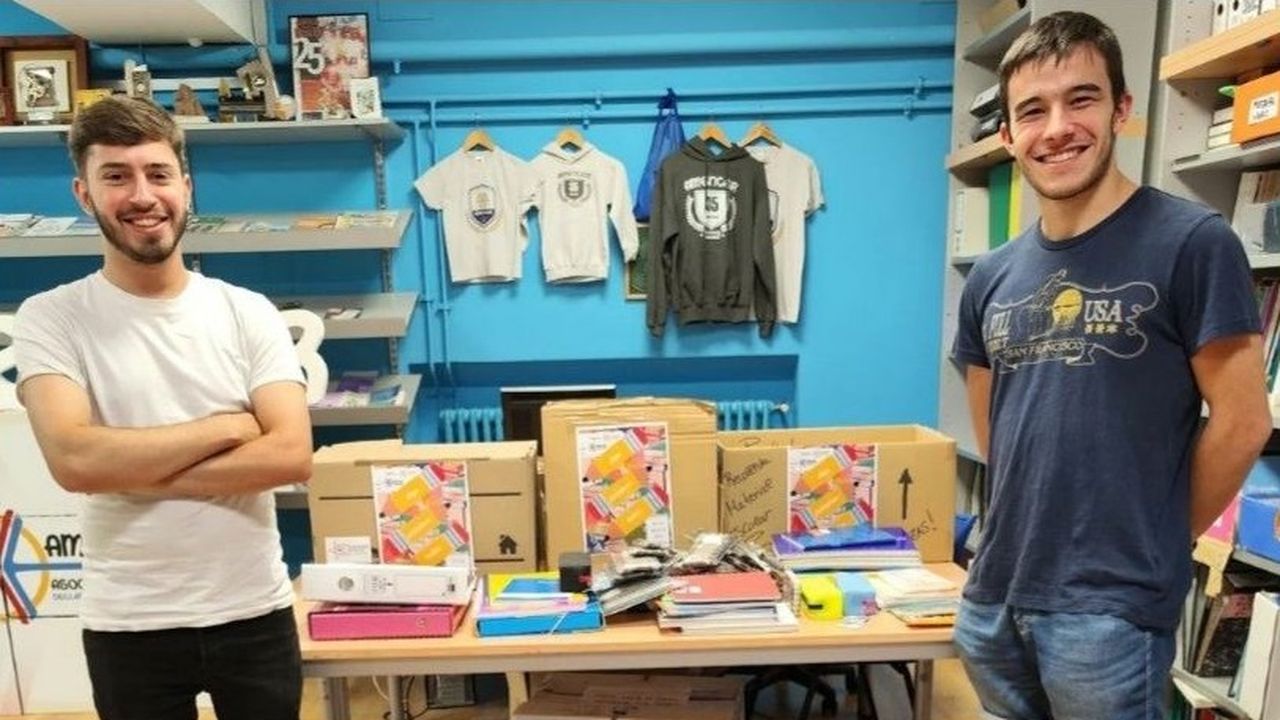 Xuventudes Socialistas inicia su campaña de recogida de material escolar en Ourense