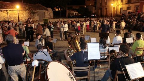 Fotograf�a de una de las �ltimas ediciones del Baile � Luz da L�a en Sober