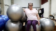 La teense Carmen Furelos (Mucha) va dos d�as a la semana a clases de Gimnasia de Mantenimiento en el pabell�n polideportivo de Calo.