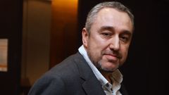 El guardia civil Ramn Pea inaugur en la sala multiusos de Viveiro un ciclo de charlas dirigido a familias organizado por el Centro de Formacin e Recursos (Cefore) de Lugo y el Concello