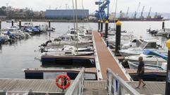 Vista de los pantalanes de A Gra�a, reci�n remodelados