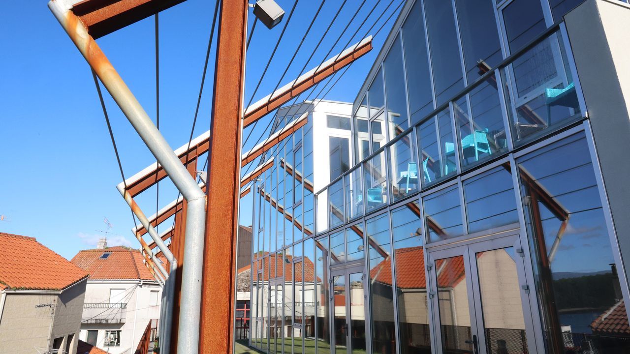 Turismo de Galicia reabre el albergue de O Carril tras la reparación de sus desprendimientos