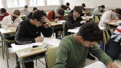Parte do alumnado que se examina a ABAU usou mascarilla a�nda que xa non � obrigatoria