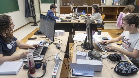 Foto de archivo de unos investigadores en el Instituto Galego de F�sica de Altas Enerx�as (IGFAE), de la USC