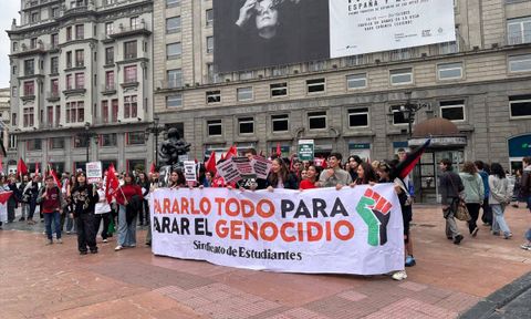 Concentracin en Oviedo convocada por el Sindicato de Estudiantes de Asturias en solidaridad con el pueblo palestino este 15 de octubre.