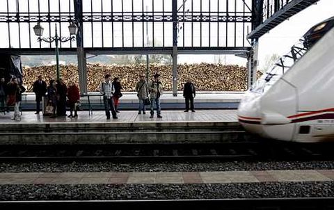Gobierno y oposici�n hacen lecturas totalmente contrapuestas de la asignaci�n para la estaci�n. 