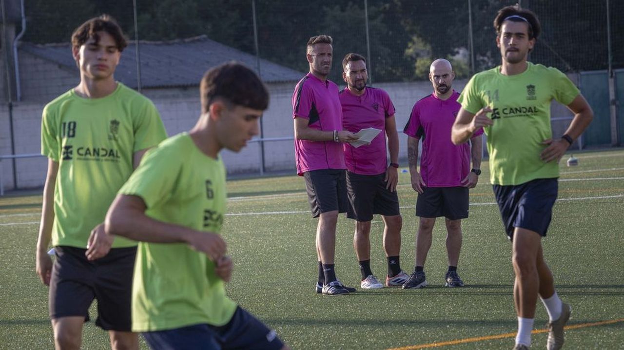 Pery López espera la llegada de un refuerzo más para cerrar la plantilla del Ordes