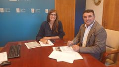 La presidenta de Portos, Natalia Botana, con el alcalde, Francisco Charl�n