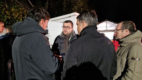 El presidente del Principado de Asturias, Adri�n Barb�n, se ha trasladado a Vega de Rengos para seguir las operaciones de rescate tras el accidente ocurrido en la mina propiedad de TYC Narcea