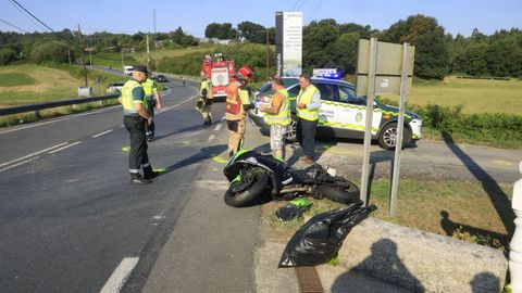 Accidente en Beldo�a, en Abegondo, entre un cami�n y una moto