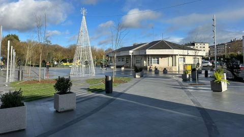 La plaza Isaac D�az Pardo tiene pendiente la instalaci�n de mobiliario urbano