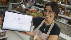 Estela Sardia, con el nuevo logo de su tienda de alimentacin
