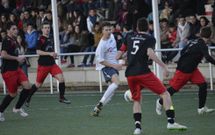 El Dumbr�a derrot� en Muros al Os Mi�dos en un partido que demostr� su superioridad. 