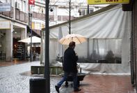 Las terrazas ganaron espacio a las aceras durante los �ltimos a�os en la capital. 