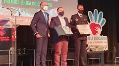 Germ�n Costoya recogiendo el premio de seguridad vial en Barcelona