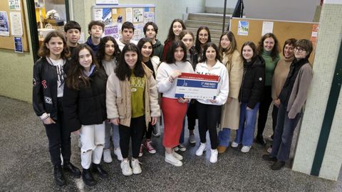 En la imagen, los alumnos de los dos equipos del IES Canido que participaron en el Club de Debate Alingua