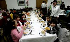 En el del colegio de Lamas de Abade comieron este curso unos 120 alumnos.