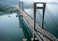 <span lang= es-es >La nueva imagen de Rande</span>. As� quedar� el puente sobre la r�a de Vigo cuando concluyan las obras de ampliaci�n dentro de 23 meses. Un carril a mayores por sentido, m�s tirantes y una nueva coronaci�n dar�n un nuevo perfil a Rande. Las obras empezar�n en febrero