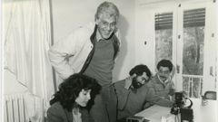 Carracedo, de pie, junto a otros periodistas ourensanos unos a�os antes de su fallecimiento