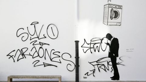 Escalinata estacin. Da da Muller. Mural del Primo de Banksy con motivo del Da Internacional de la Mujer 2021. Ya sufri ataques de los vndalos del espray.