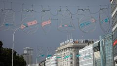 Instalaci�n, en el mes de octubre, de las luces de Navidad