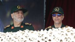El jefe del Estado Mayor, Mohamad Hose�n Baqeri, y el comandante en jefe de la Guardia Revolucionaria, Hose�in Salam�, en abril del 2024.