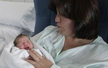 Ant�n, el primer beb� que naci� en 2015 en el Hospital da Costa, el pasado 1 de enero. 