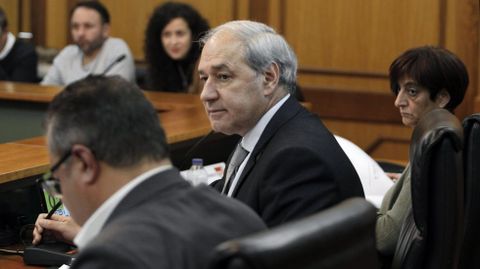 Jos� Tom�, en la presidencia de un pleno municipal en Monforte