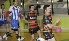Los dezanos se tuvieron que emplear a fondo el viernes para imponerse en el trofeo de As Dores. 