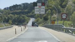 La deficiente y confusa sealizacin en la A6 en Noceda para informar del corte del acceso a Pedrafita do Cebreiro sentido Madrid obliga a muchos conductores a dar un rodeo de 24 km para llegar a la localidad.