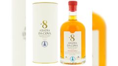 Una botella de aguardiente envejecida Abad�a da Cova, producida por la empresa Adegas Moure