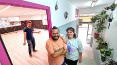 Elena y Jorge dan clases de lindy hop en la escuela Caixa de Ritmos en el centro de Vigo. 