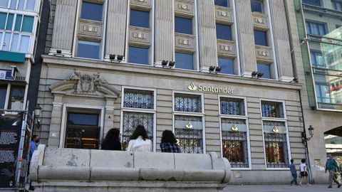 Edificio del Banco Santander en el centro de A Coru�a