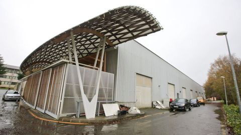 La plataforma de madera construida en el campus con madera de eucalipto ha recibido diversos premios. 