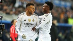Mbapp� celebra con Vinicius despu�s de anotar el primer gol madridista.