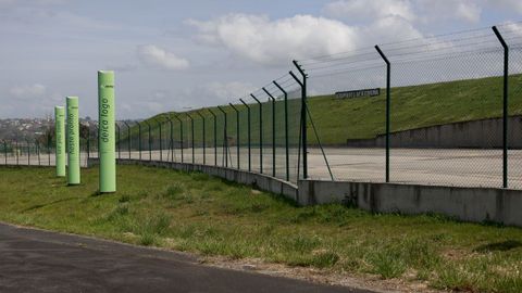 P�rking provisional del aeropuerto de Alvedro