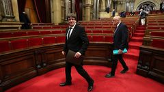 Puigdemont declara la independencia y pide al Parlamento que la suspenda