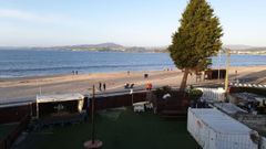 Varias personas paseando por Gandar�o este s�bado, pese a que no se recomendaba salir de casa