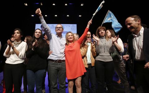 <span lang= es-es >Un futurible equipo de solo diez concejales</span>. La falta de acuerdos para llegar a un gobierno de coalicin empujan al candidato del PP, Jess Vzquez, a trabajar en un futurible equipo de gobierno con tan solo diez concejales. Eso obligar a que los ediles acumulen ms competencias. 