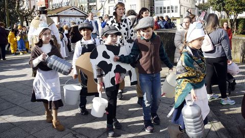 Los escolares de Pobra salieron a la calle a lucir sus disfraces