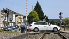 En pleno centro de Parga a�n queda un paso a nivel para veh�culos