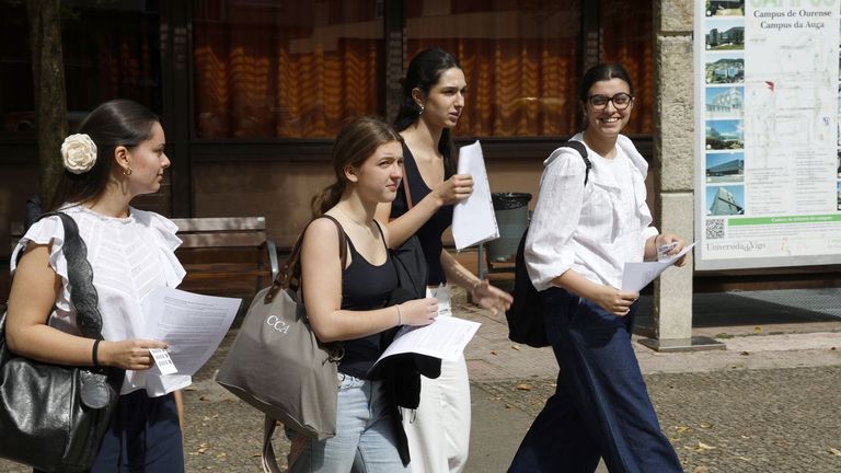 Primer d�a de selectividad en el campus de Ourense