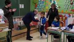 El alcalde visit� el centro para la entrega del galard�n.