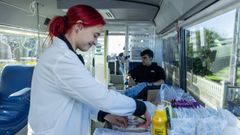 Imagen de archivo de una unidad m�vil de donaci�n de sangre en Coristanco.