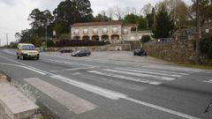 Paso de peatones en la PO-542 que el Concello quiere elevar y la Xunta no se lo permite