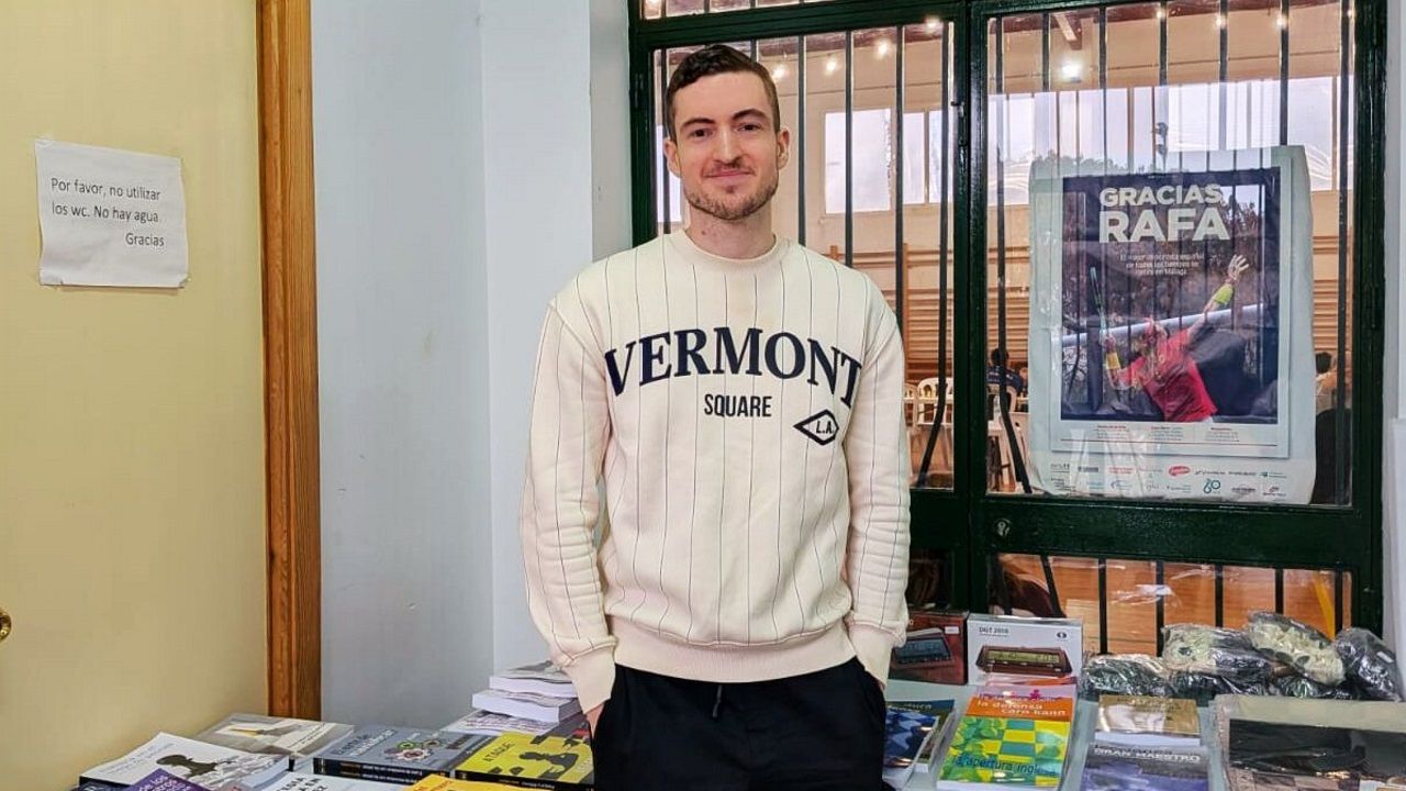 Alberto Toval convirtió su pasión en un proyecto emprendedor: «El ajedrez beneficia a las personas con alzhéimer»