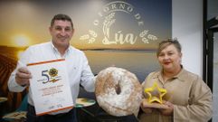 Andr�s Romero y M�nica Luna, de Panader�a Luna (Negreira) y O Forno de L�a (Ribeira), celebrando el mismo premio en una foto de archivo de pasadas ediciones.