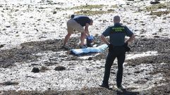 Agentes de la Guardia Civil en el momento del rescate 