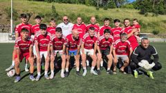 Integrantes de Independiente. Atr�s: Iv�n, Manu, Luaces, Curu, Ade, Dani, Pablo, Jaime y Ra�l con Thiago; delante: Brais, Xandre, Carajillo II, Pepe, Alex, Anxo, Isma e Romani.