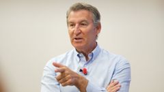 El presidente del PP, Alberto N��ez Feijoo, durante una entrevista para Europa Press en la sede auton�mica del PPdeG.